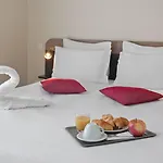 Appart'city Classic Centre 3* نيم