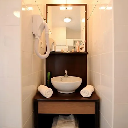 Appart'city Classic Centre 公寓式酒店 尼姆